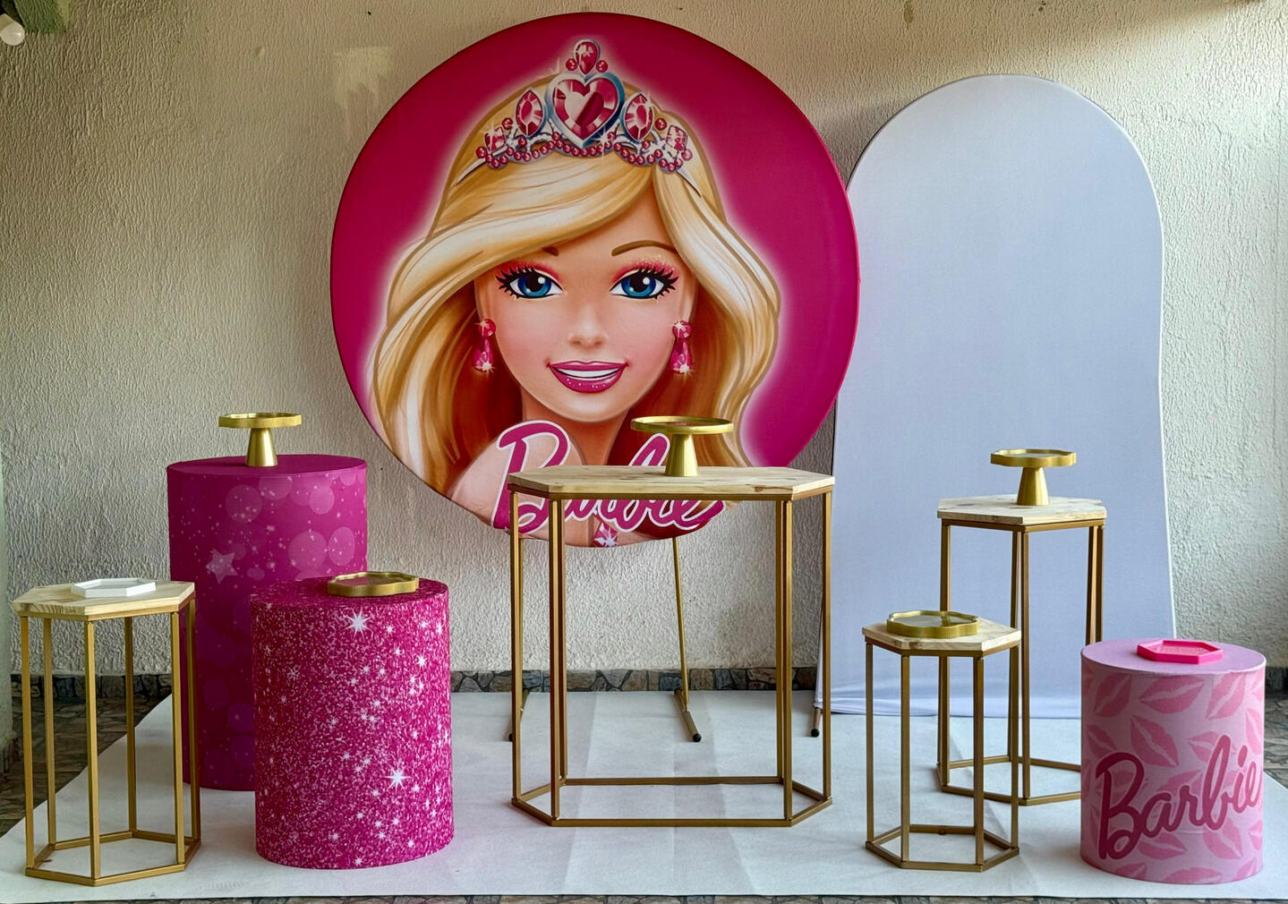 Florá Decorações - Foto do Kit Encanto | Disponíveis no Pegue e Monte e Montagem Completa